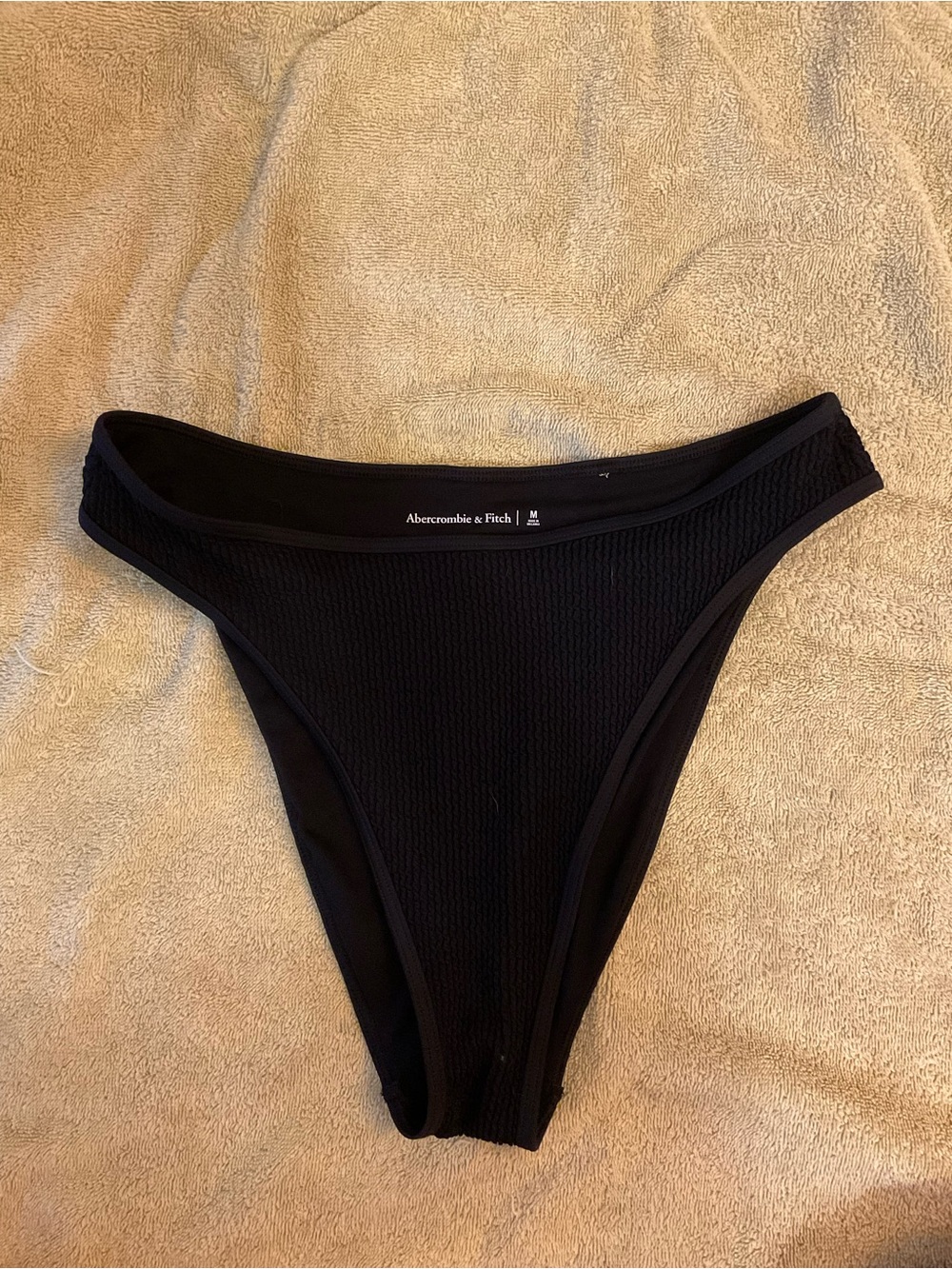 Abercrombie | Mid-Rise High-Leg Moderate Bikini Bottom (Medium) | Black Ribbed
